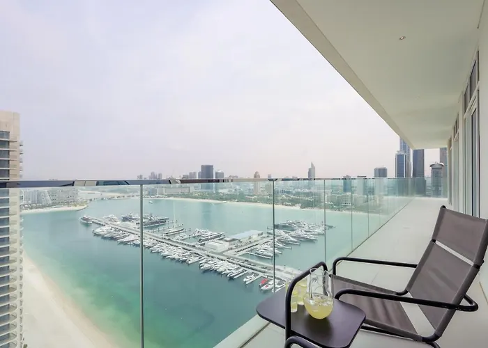 Livbnb - Lush 3 Bedroom With Marina And City Skyline Views