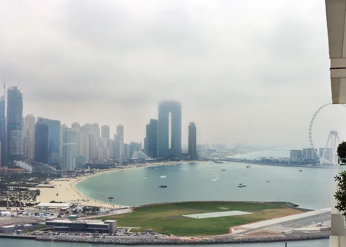 Livbnb - Lush 3 Bedroom With Marina And City Skyline Views