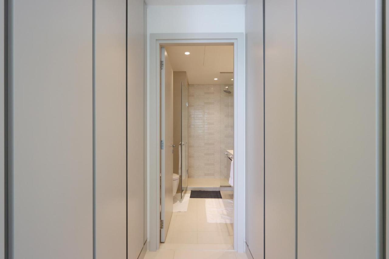 Livbnb - Lush 3 Bedroom With Marina And City Skyline Views